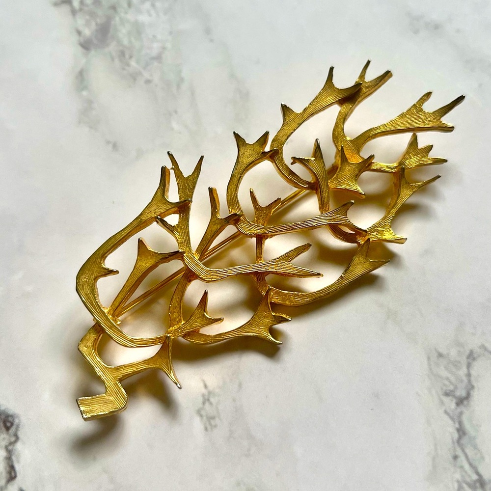 Vintage Designer Signed PAGO Tree Branch Leaf Gold One Brooch Pin